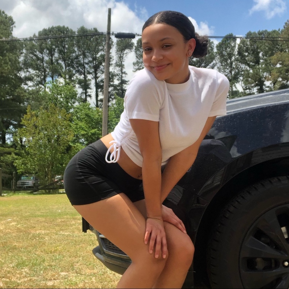 Meet your Posher, Lysia